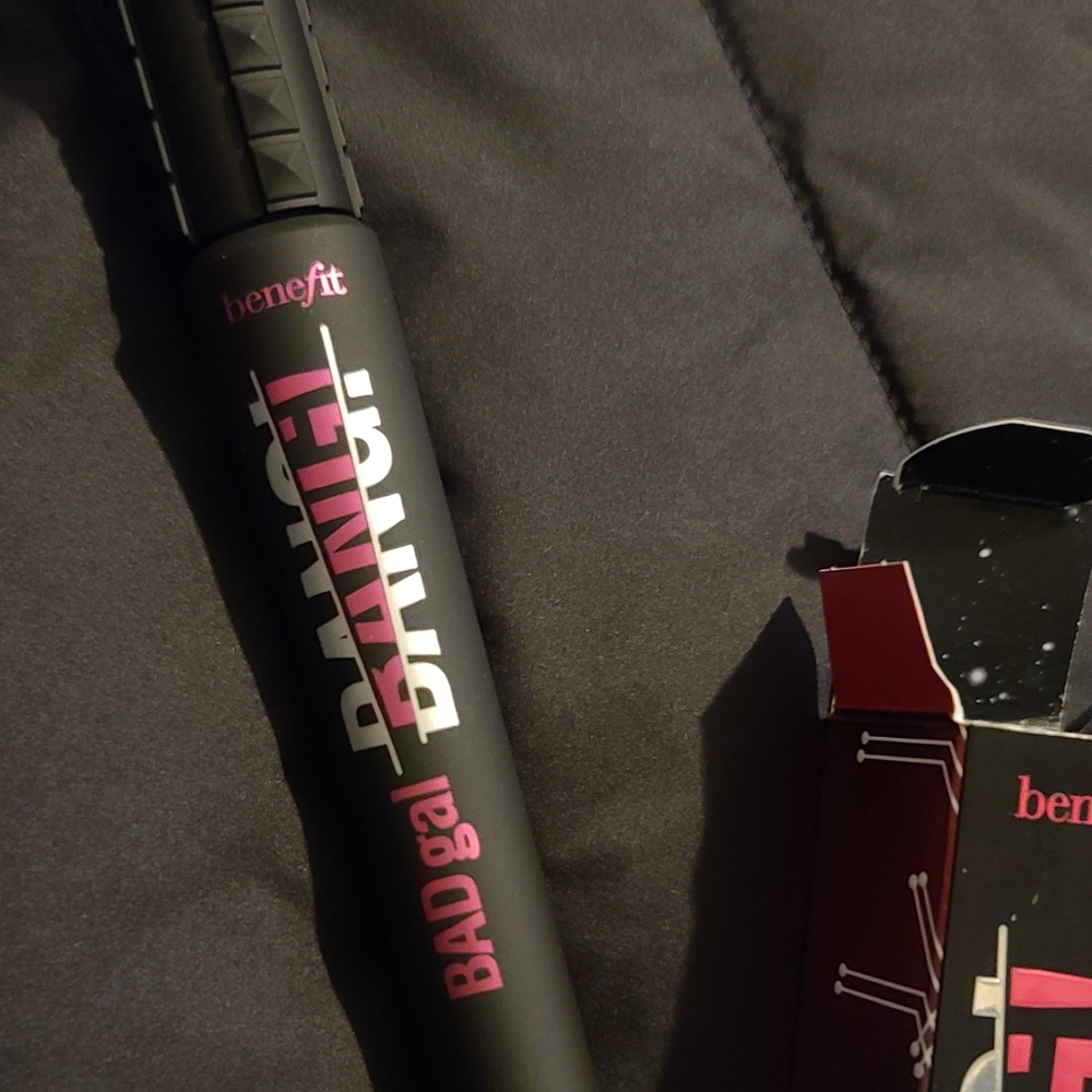 Benefit Mascara - Picture 10 of 16
